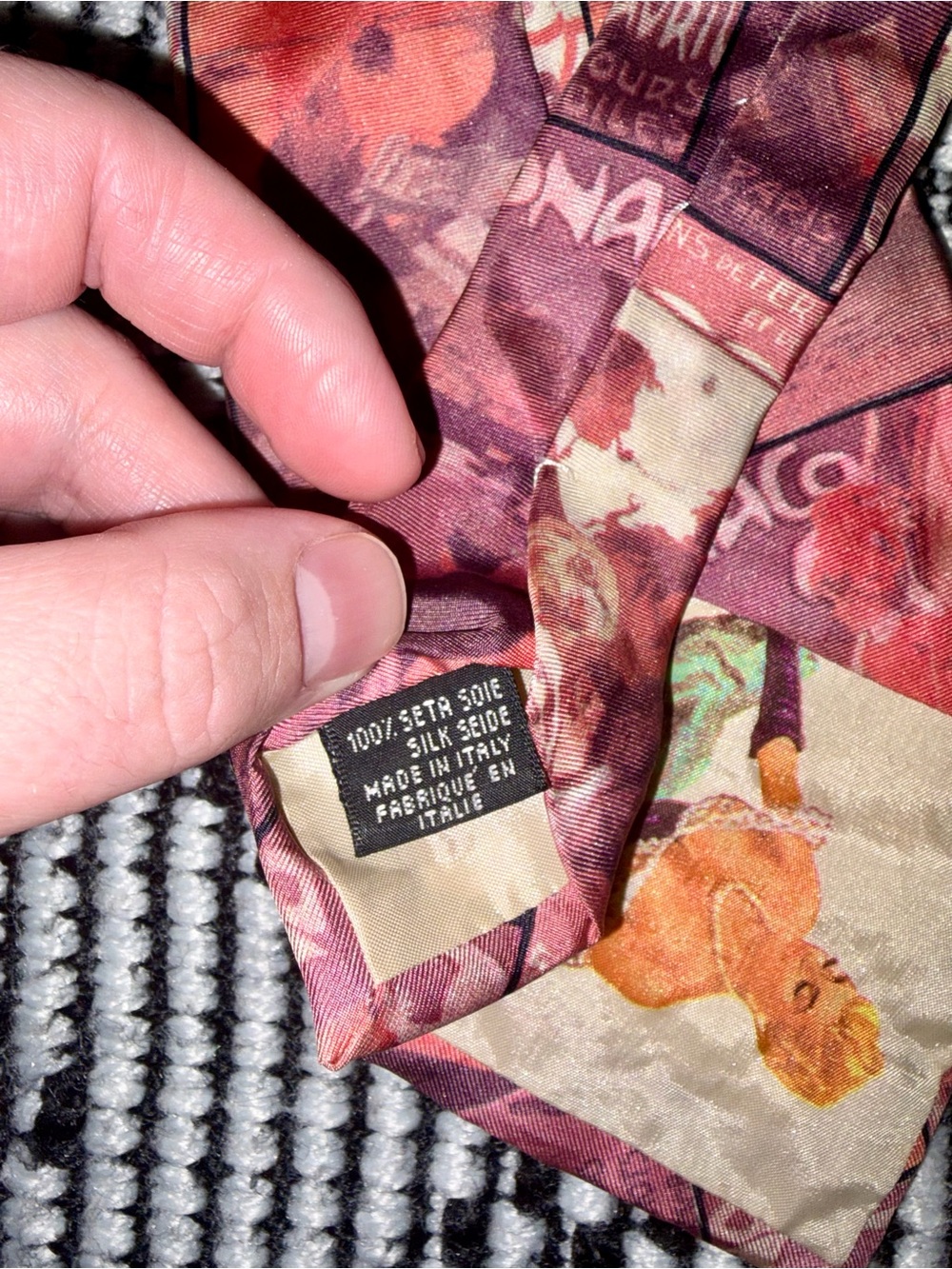 Dolce & Gabbana 90s Pin Up / Peek a boo Graphic Silk Tie - Picture 9 of 13